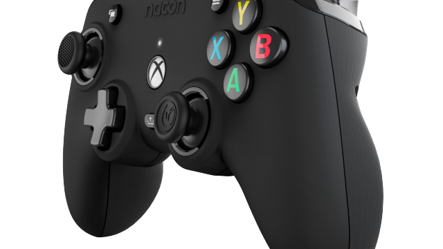 xbox-compact-controller-black_03